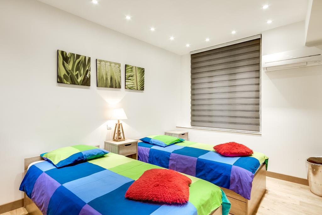 Just Renovated 138m2 On The Seine Appartement